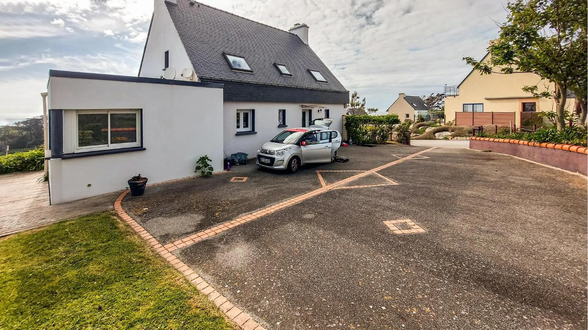 4 Bedroom Cozy Home In Plouarzel