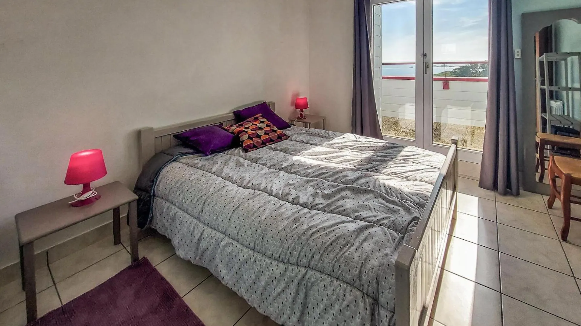 4 Bedroom Cozy Home In Plouarzel Holiday home