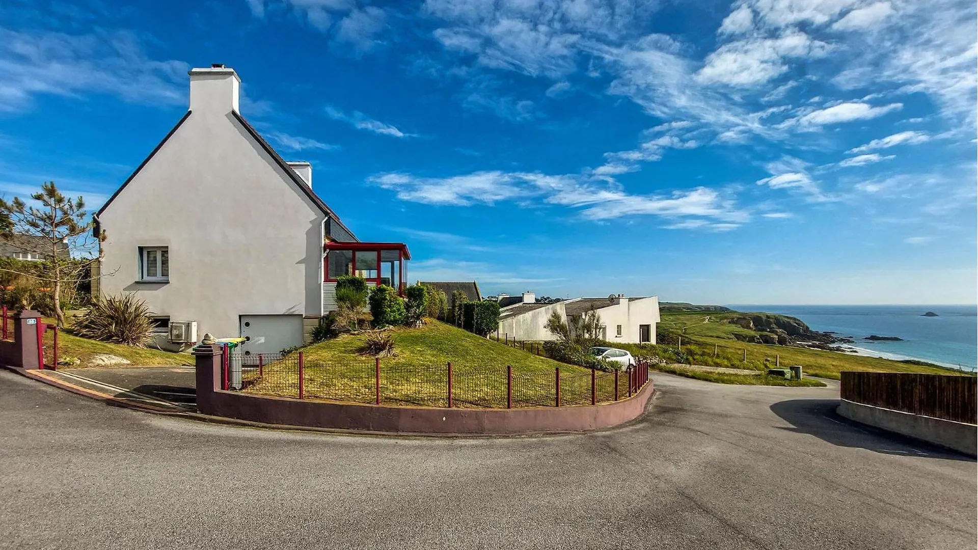 4 Bedroom Cozy Home In Plouarzel Holiday home